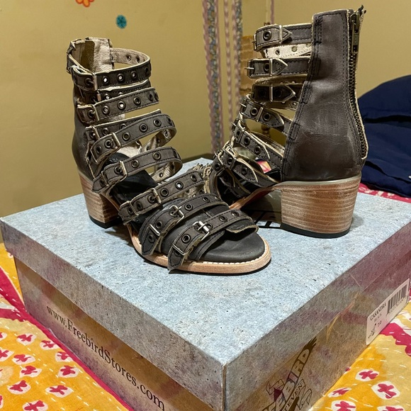 Freebird By Steven Cassandra Booties - Picture 3 of 14